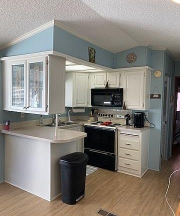 2nd image of 951 Nettles Blvd #951