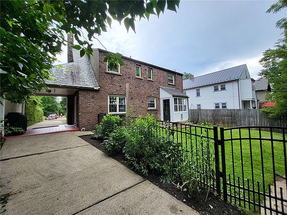 4th image of 445 Orchard Pl
