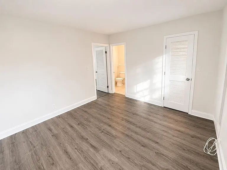 824 NE 16th St #826 — Photo 9