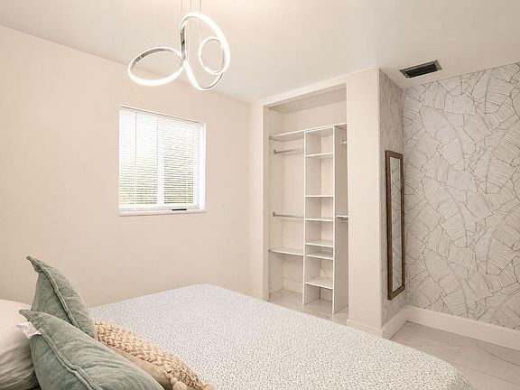 5th image of 511 N 69th Way