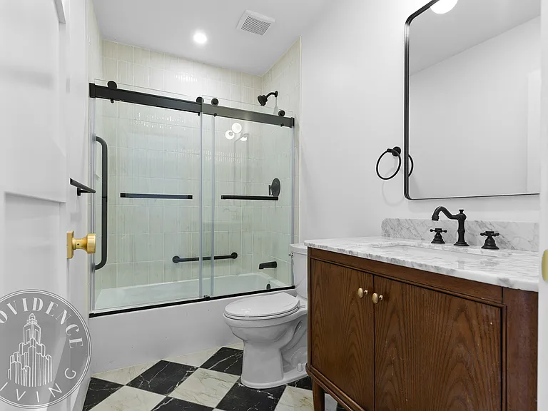 Blackstone Boulevard Residences — Photo 8
