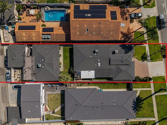 3rd image of 3622 Pacific Ave
