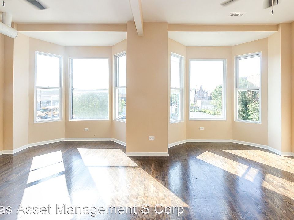 1st image of 3455 S Prairie Ave #6939404