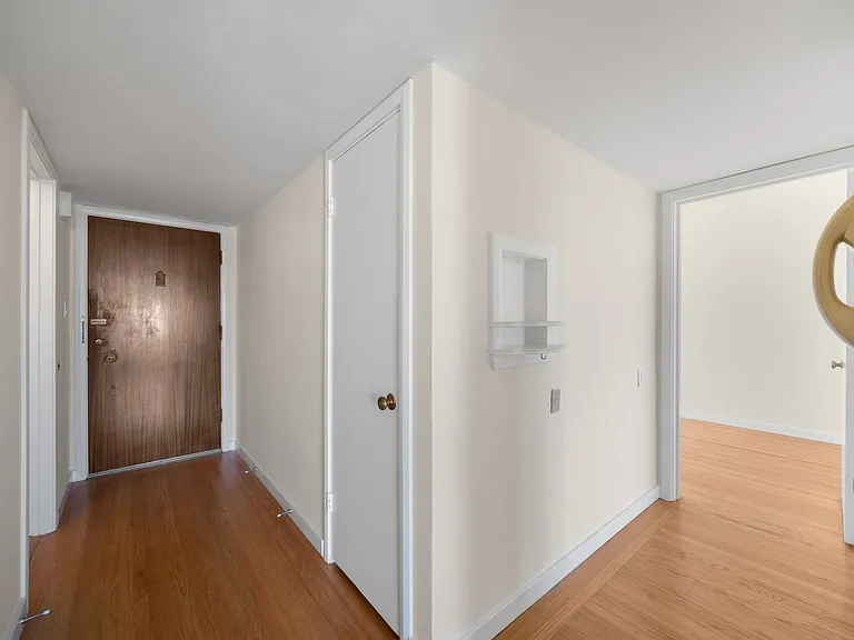 425 Euclid Ave #1077R — Photo 8
