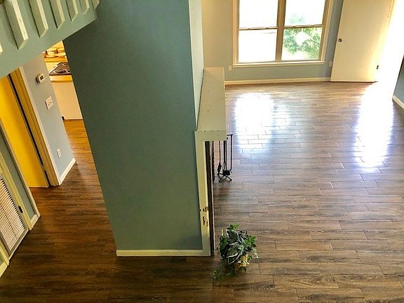 4th image of 101 E Kingswood Dr