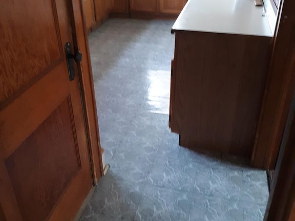 2nd image of 884 Wyley Ave