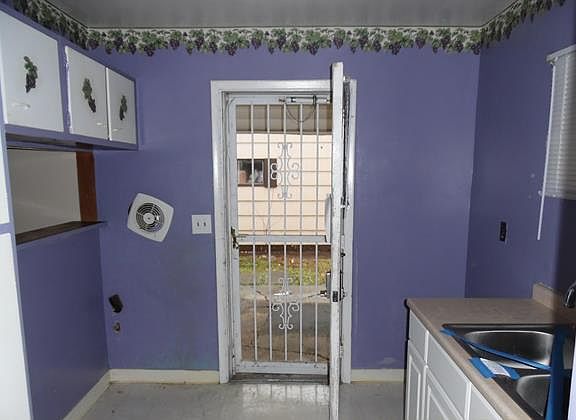 4th image of 8615 Desoto Dr