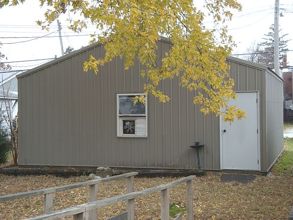 4th image of 111 S 1st St