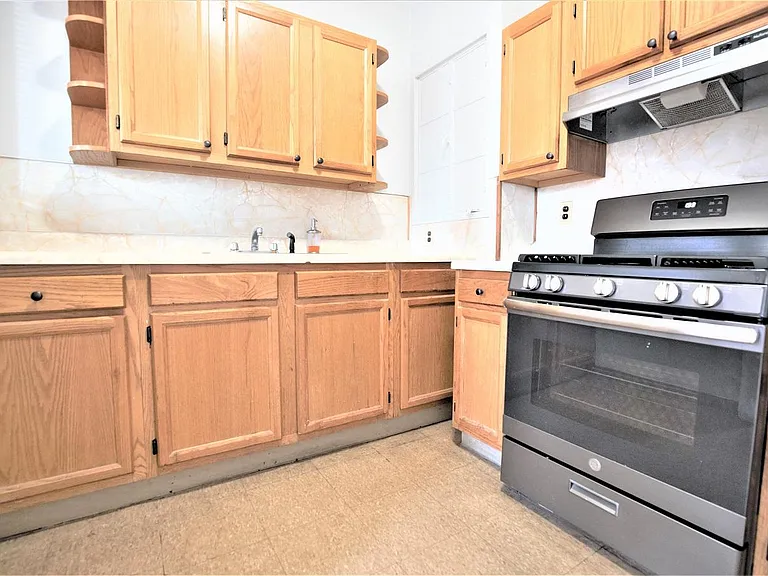 535 Washington St #2 — Photo 5