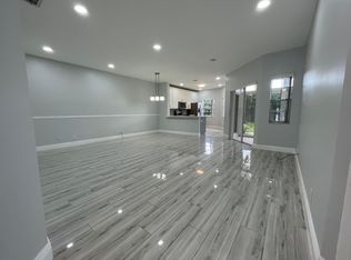 6523 Vio Regina #30, Boca Raton, FL 33433