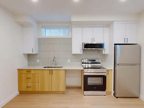 201B 10th Ave SE #1336, Calgary, AB T2G 0W9