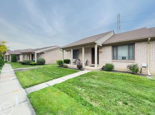 29363 Scarborough Dr, Warren, MI 48088