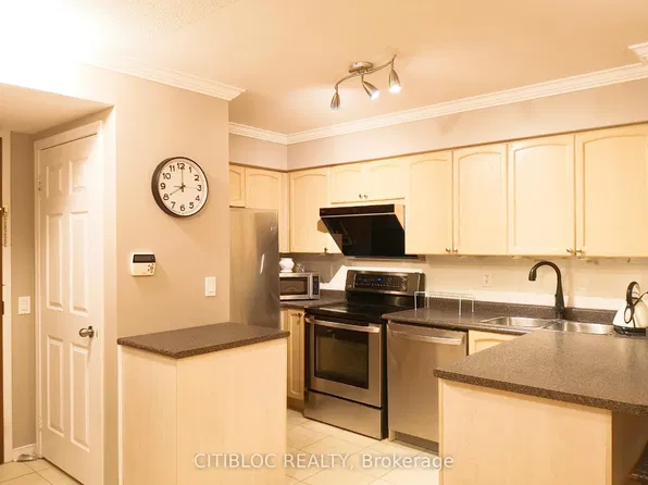 23 Oneida Cres, Richmond Hill, ON