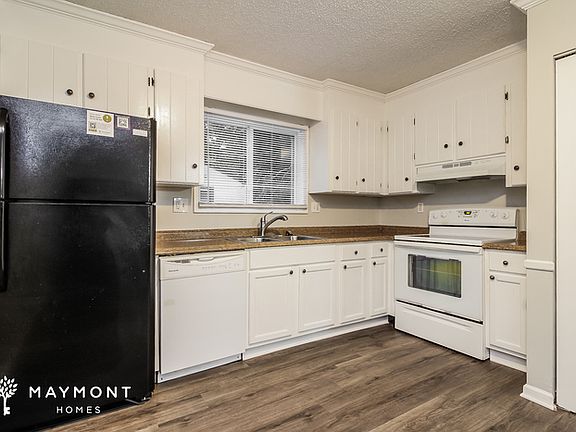 3rd image of 318 Fairmont Dr