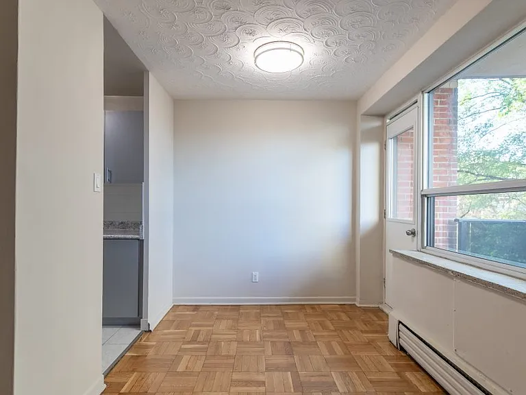 839 Roselawn Ave — Photo 15