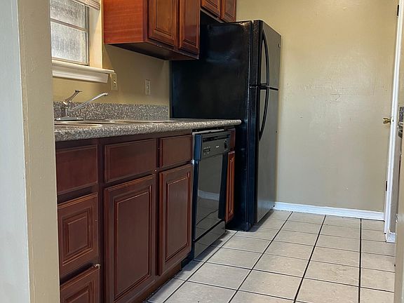 2nd image of 24 Brandon Hall Dr APT D