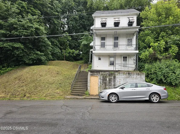 838 W Mulberry St, Coal Township, PA 17866