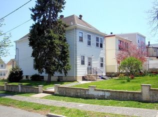 695 Elizabeth St, Perth Amboy, NJ 08861