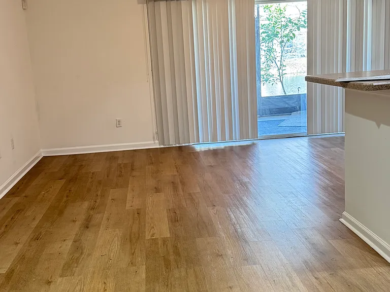 5862 Pavilion Dr — Photo 3