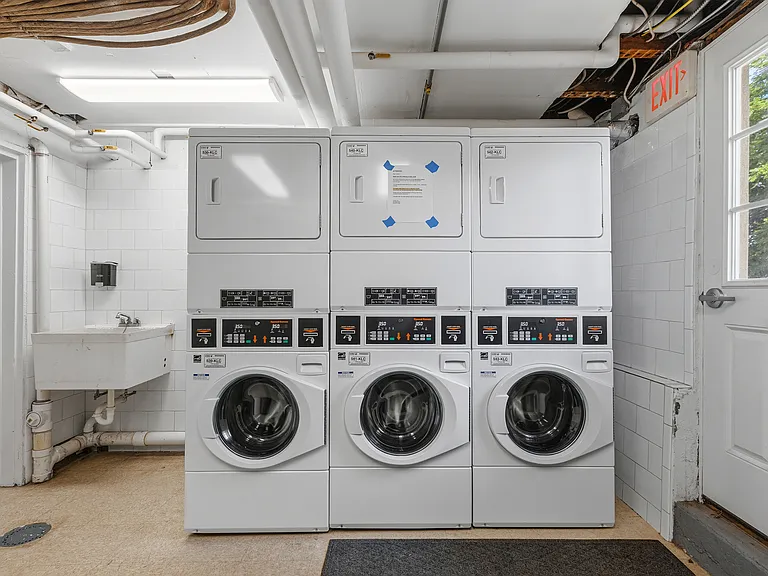 56 S Highland Ave #D1 — Photo 16