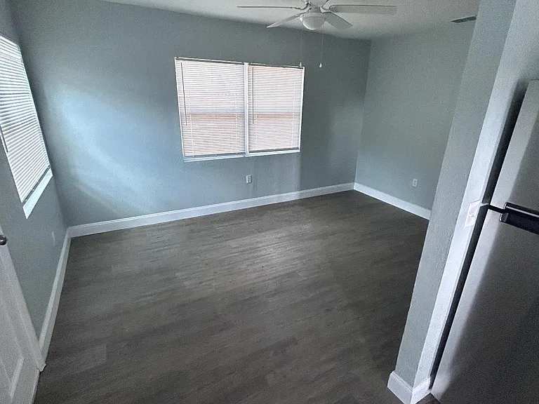 1009 W Washington St — Photo 1