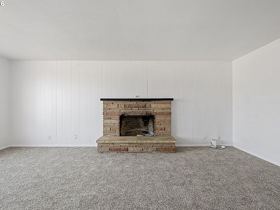 5th image of 2777 Marcola Rd