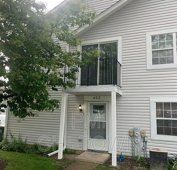 422 N Cambridge Dr — Photo 1
