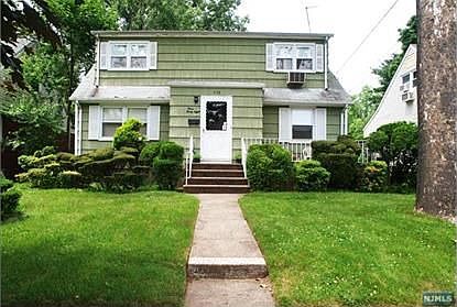 1st image of 3-38 31st St
