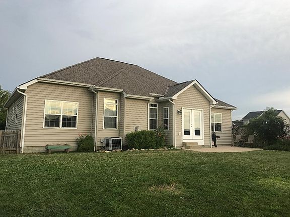 4th image of 30 Waters Edge Ln