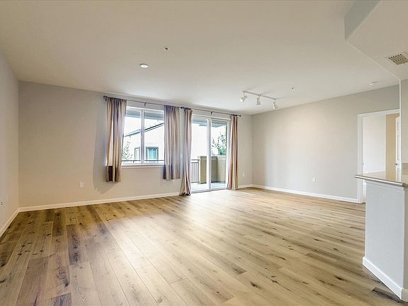 4th image of 809 Auzerais Ave Unit 210