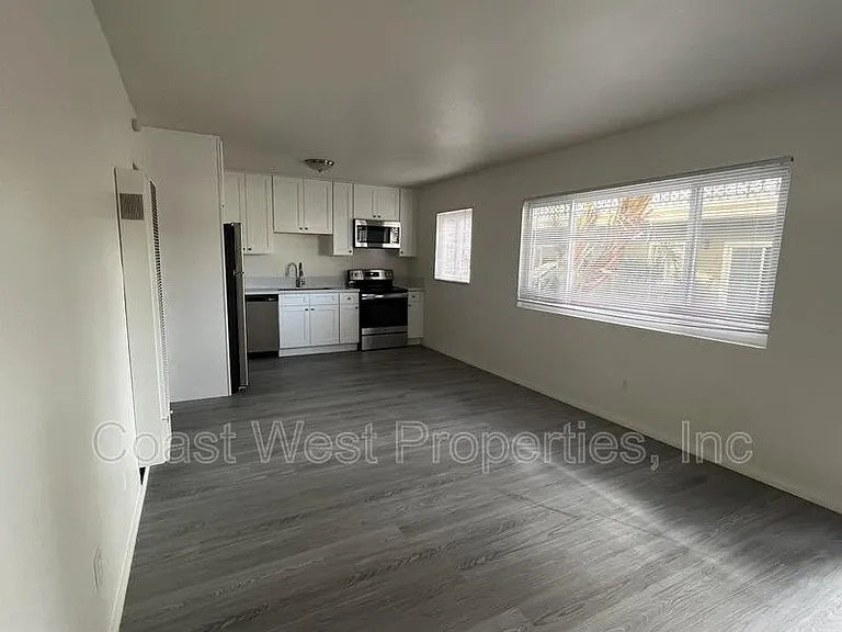 1361 Grand Ave #6 — Photo 5