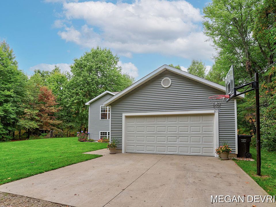 13825 Barry St, Holland, MI 49424 | Zillow