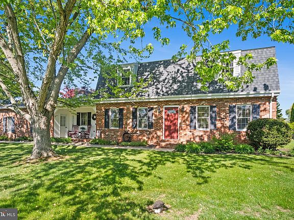 2nd image of 310 Great Oak Dr