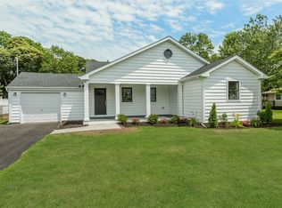 461 Sylvan Ave, Bayport, NY 11705