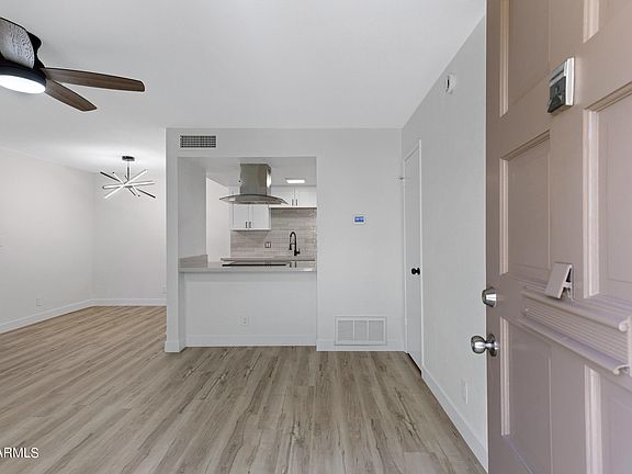5th image of 1213 E TOWNLEY Avenue