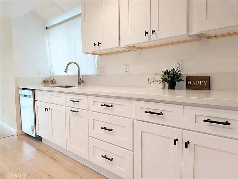 660 E Workman St — Photo 12