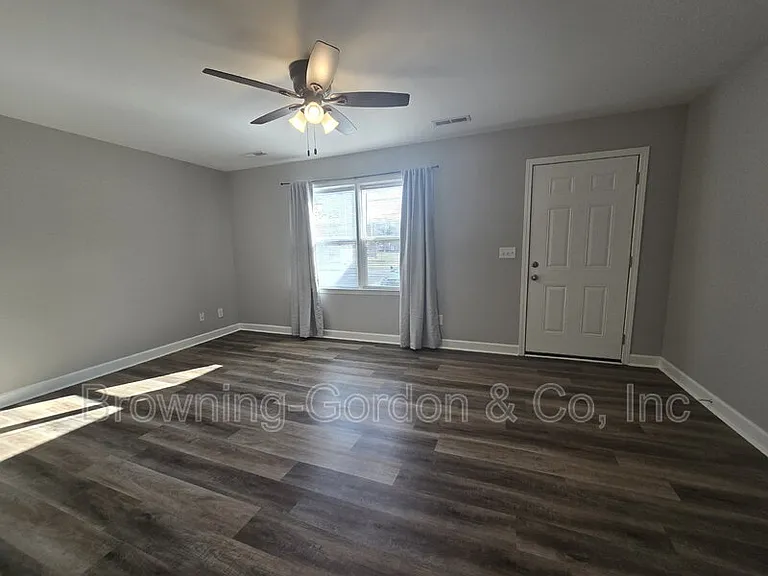 736 Baugh Rd — Photo 2
