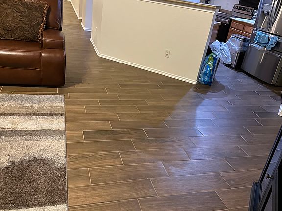 4th image of 214 Woodlake Dr