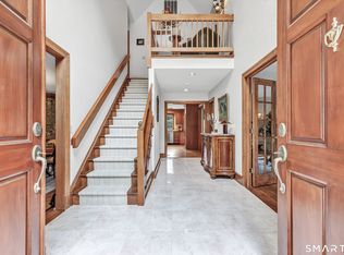 17 Plumtrees Road, Newtown, CT 06470