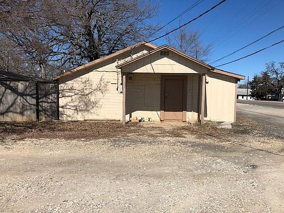 3rd image of 2715 Woodlawn Blvd