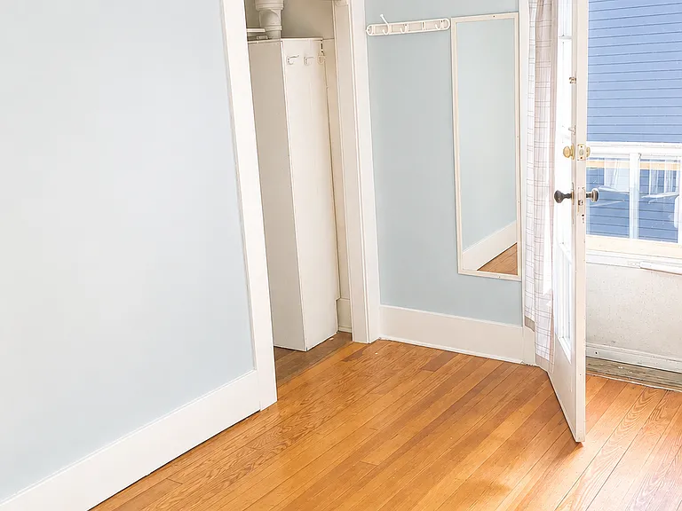 714 W Liberty St #3 — Photo 9