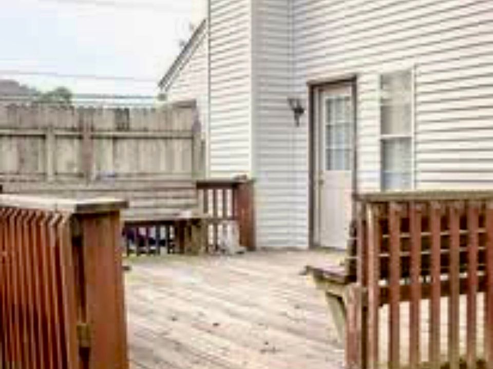 2nd image of 520 N Bonner St
