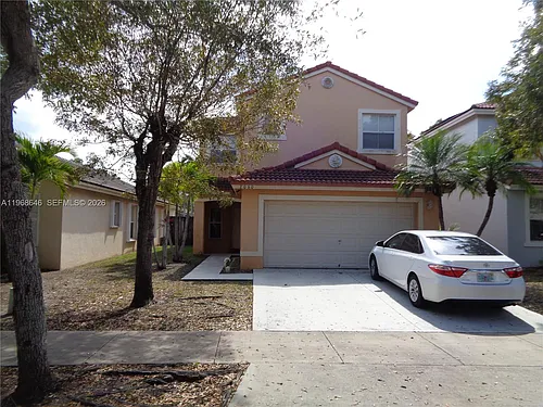2060 SE 14th St Photo 1