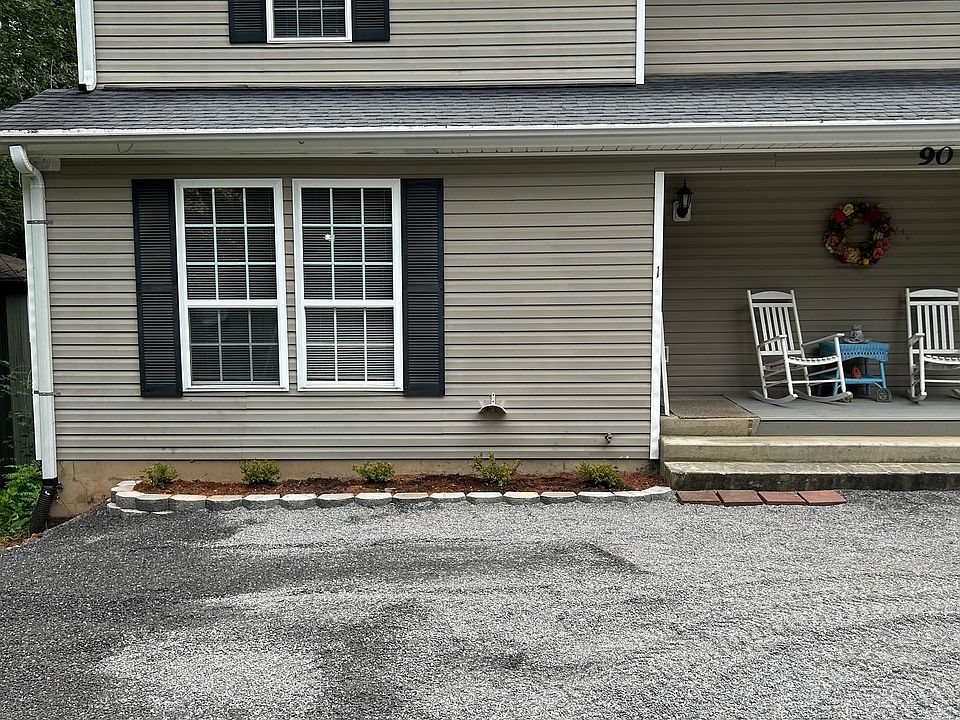 1st image of 90 Aurora Dr #1