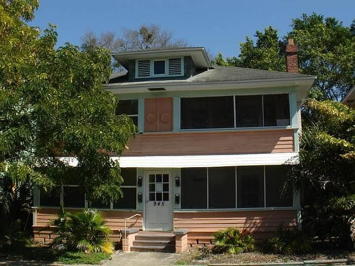 "La Hacienda" Front