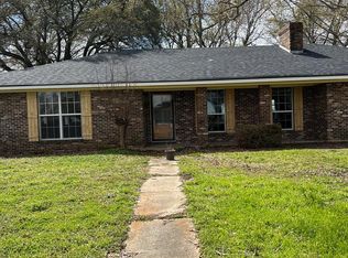 2439 Whip Poor Will Dr, Greenville, MS 38701