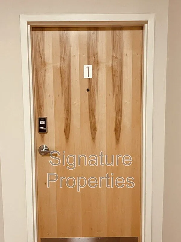 1 bed, 1.0 bath, 500 sqft, $999 — Photo 2