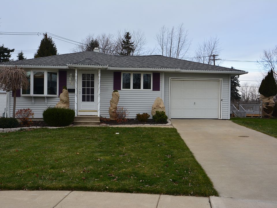 1st image of 98 Mayberry Dr W
