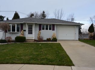 98 Mayberry Dr W, Buffalo, NY 14227