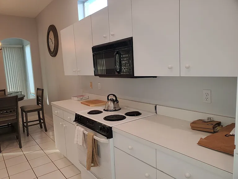 1141 Southlake Ct — Photo 14